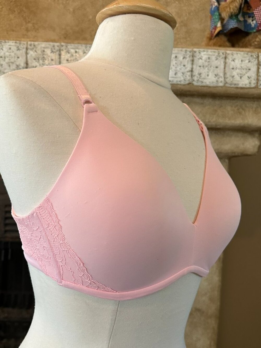 Venus lightly-lined pink lace bra 36 C